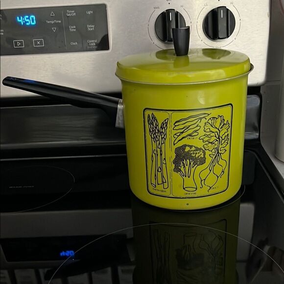 Wear Ever 1970’s Vintage Green Enamel Soup pot w Lid Avocado Green Made USA - Picture 1 of 11